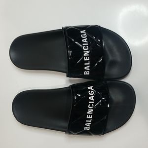 💎💎💎Beautiful Balenciaga Pool Slides💎💎💎